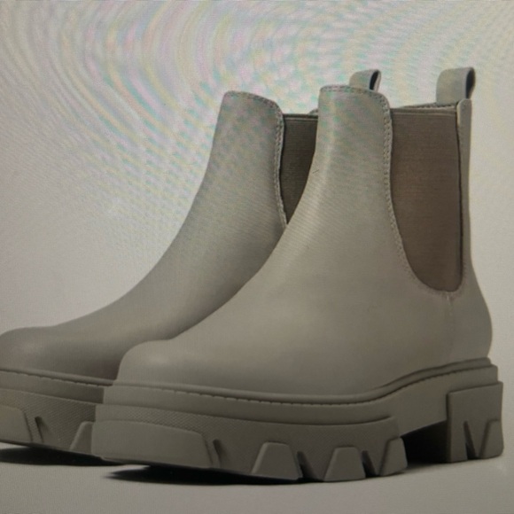 Sam Edelman Shoes - Sam Edelman Gray Chelsea Boots